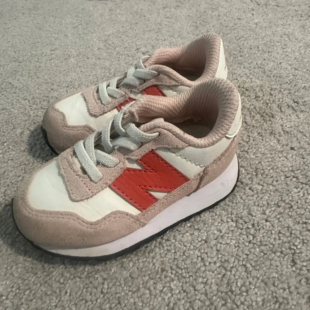 New Balance Toddler Girls 237 sneakers Oyster Pink and Mars red size 5.5